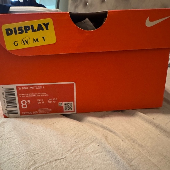 Nike women’s metcons - Picture 4 of 4